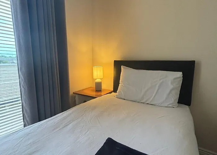 Four Bedroom 公寓 *